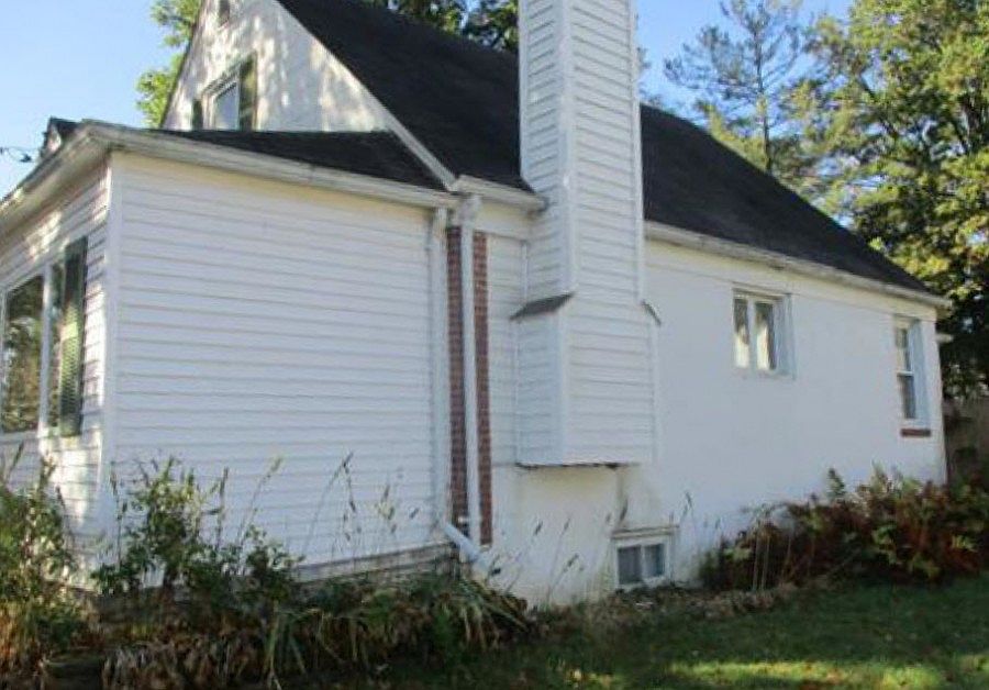 2nd image of 7918 Beverly Ave