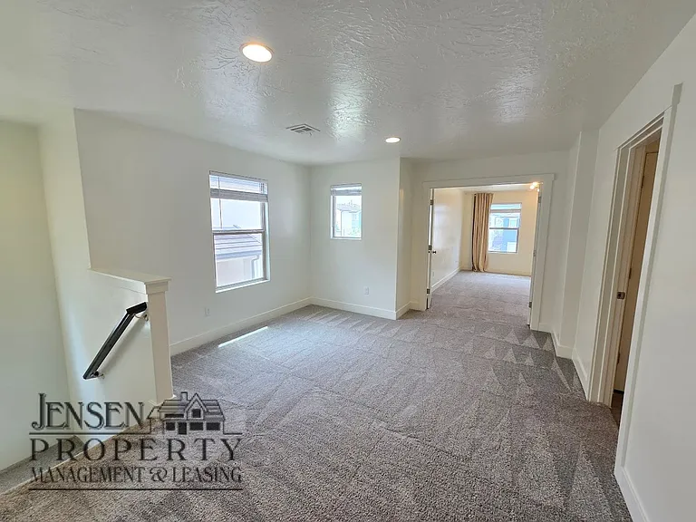 3187 E Halo Ln — Photo 22
