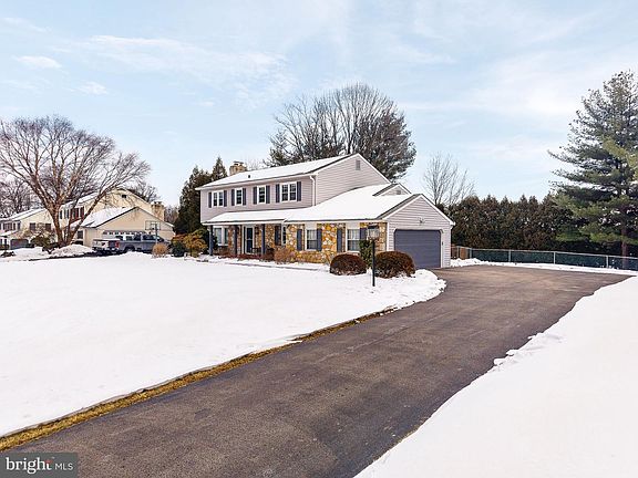 3rd image of 1211 Goodman Dr
