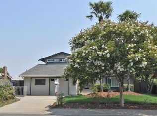 9821 Vista Grande Way, Elk Grove, CA 95624