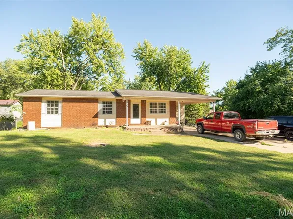 910 Carney St, Dexter, MO 63841
