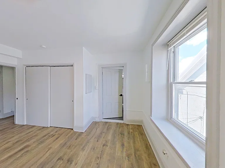 355 Lyceum Ave #3 — Photo 3