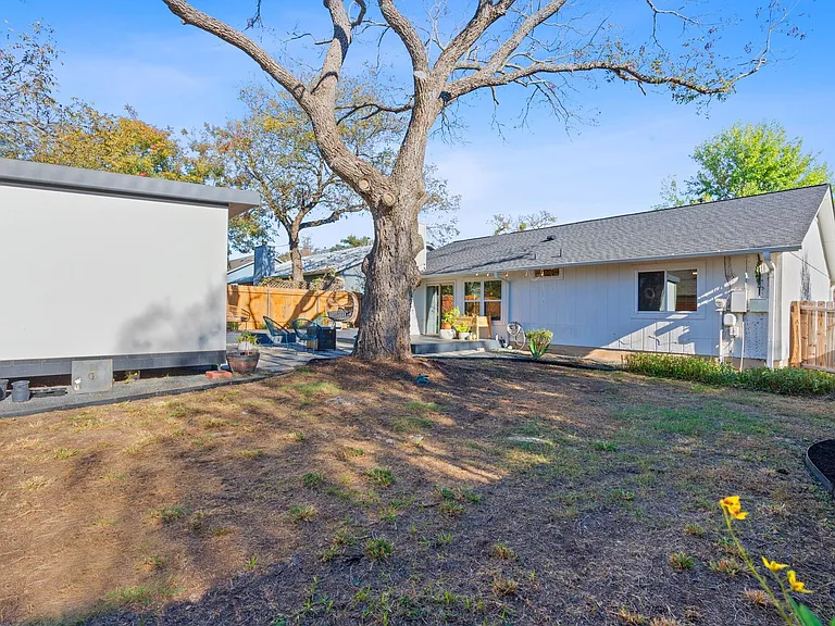 4916 Transit Cir — Photo 20