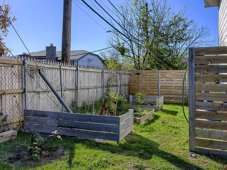 8603 Putnam Dr #102 — Photo 25