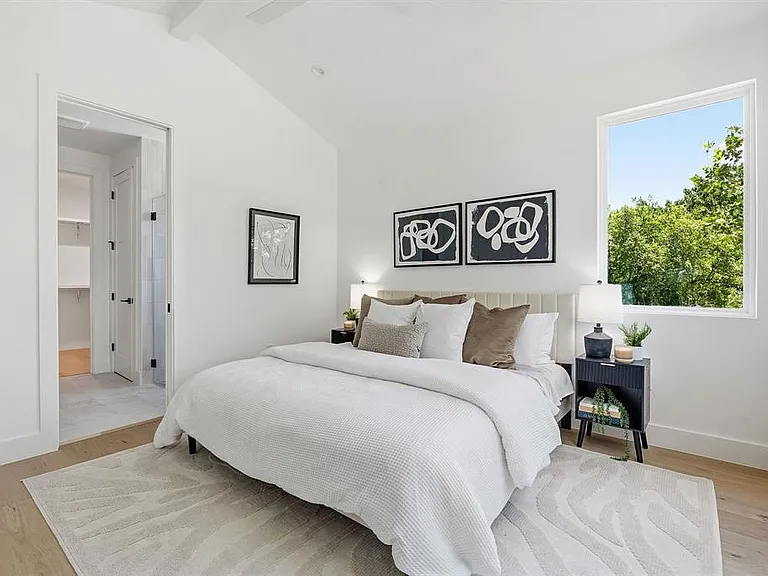 502 Normandy St #2 — Photo 9
