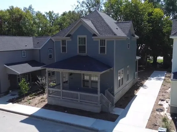 363 E 11th St, Fayetteville, AR 72701