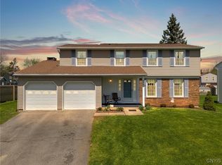 4765 Rosemary Ln, Liverpool, NY 13088