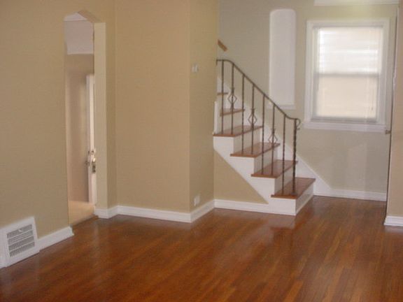 5th image of 5208 E 119th St