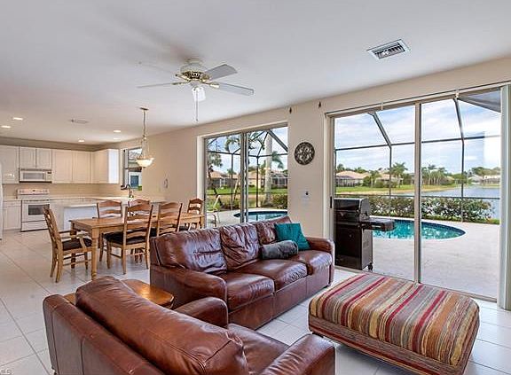 4th image of 11109 Lakeland Cir
