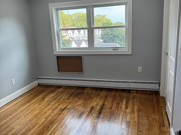 5th image of 21408 Hillside Ave Floor 2
