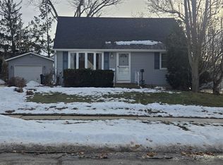 1639 Miami Dr NE, Cedar Rapids, IA 52402