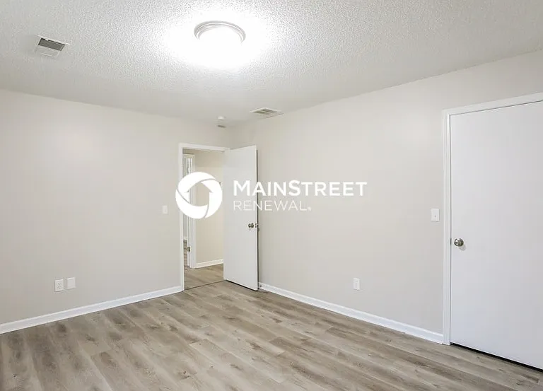 400 Holtz St — Photo 10