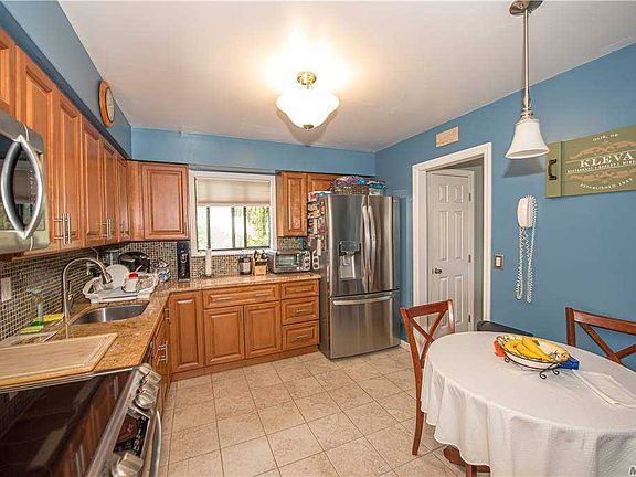5th image of 34 Oakley Pl