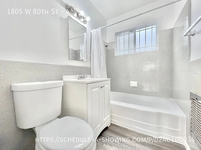 1805 W 80th St #4 — Photo 6