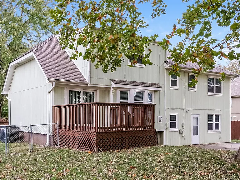 9915 Westgate Ln — Photo 18