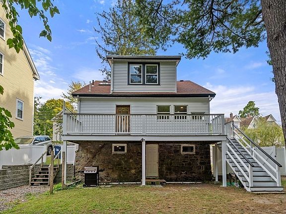 4th image of 30 Beacon St