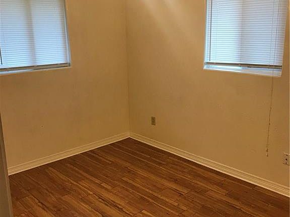4th image of 210 Ronald Dr
