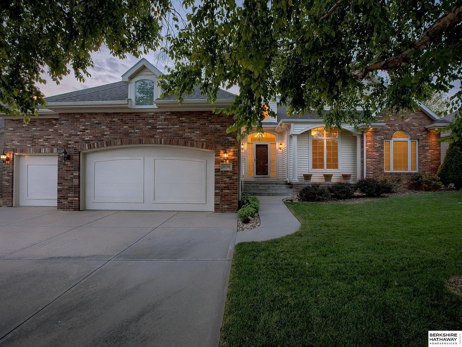 14736 Black St, Bennington, NE 68007 Zillow