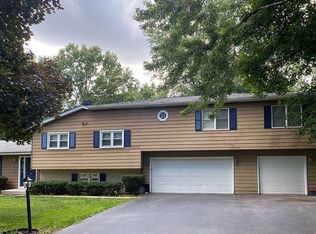 10S276 Alan Rd, Naperville, IL 60564
