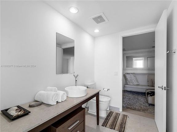 4th image of 495 Brickell Ave APT 4905