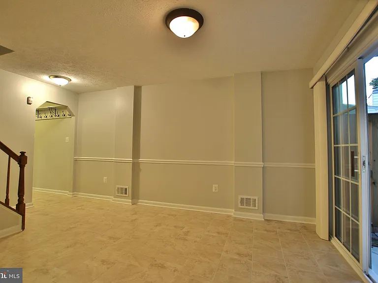 7321 Mallory Ln — Photo 30