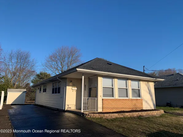 33 Palisades Drive, Toms River, NJ 08753