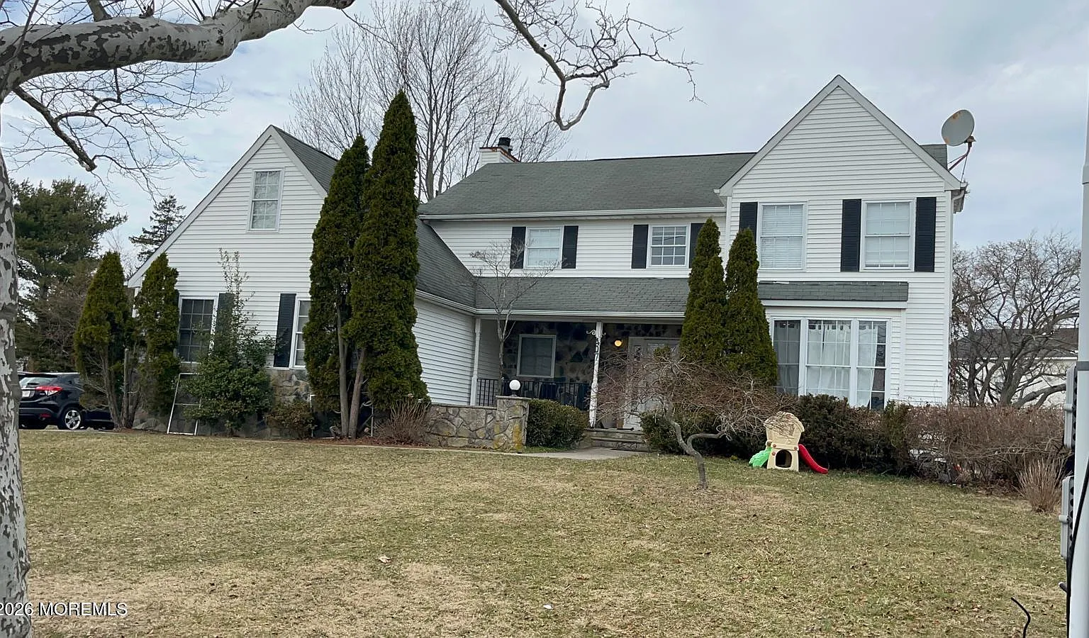 4 bed, 2.5 bath, 2704 sqft, $3,500 — Photo 1