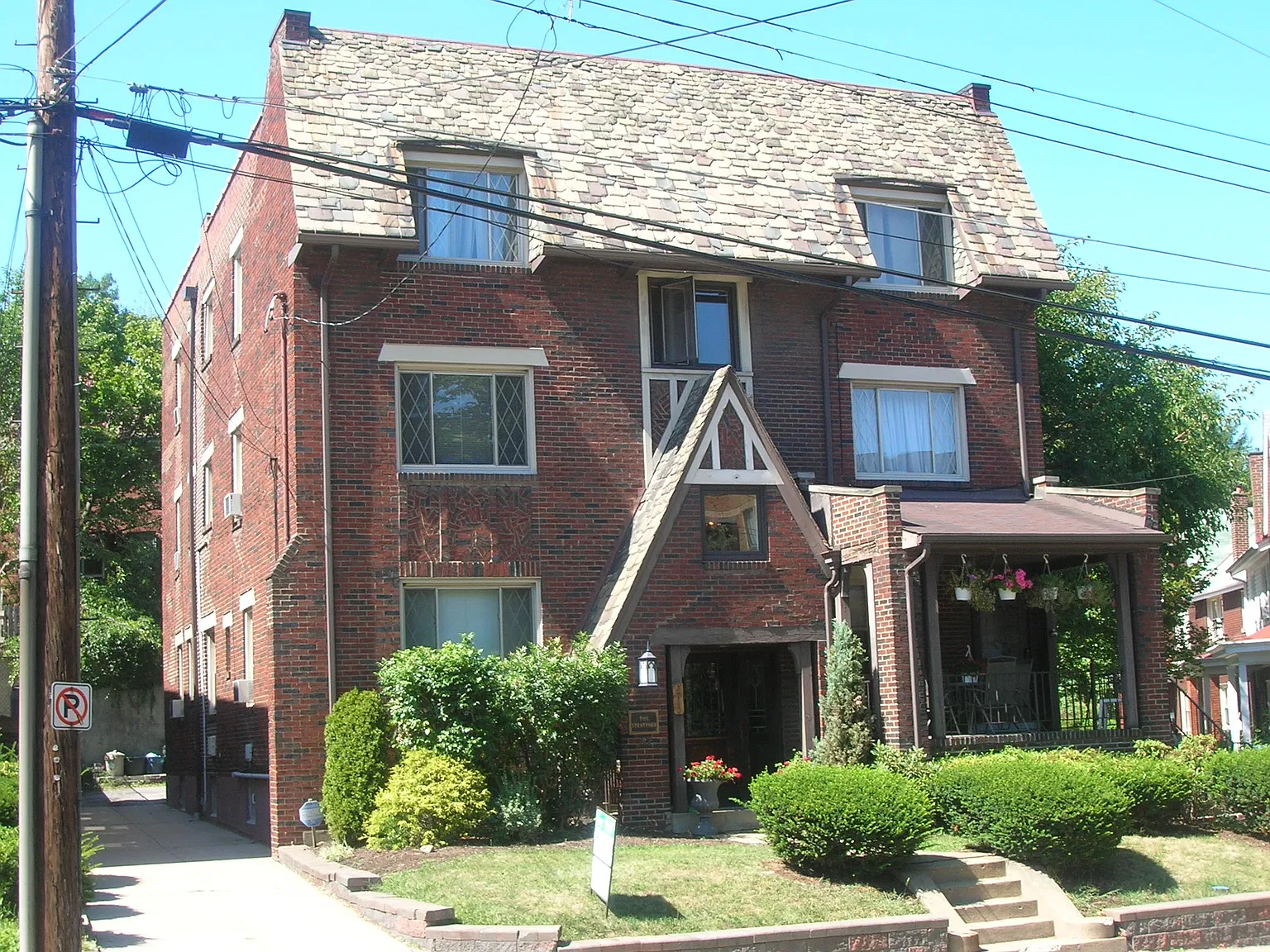 1 bed, 900 sqft, $1,225 — Photo 1
