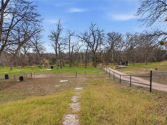 4th image of 596 Canal Ln