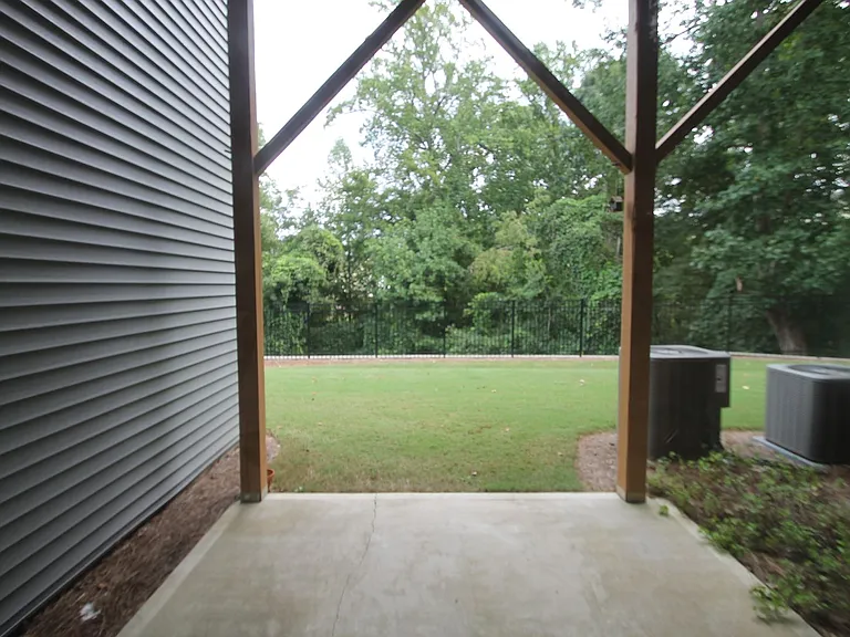 1044 Archibald Ave — Photo 33