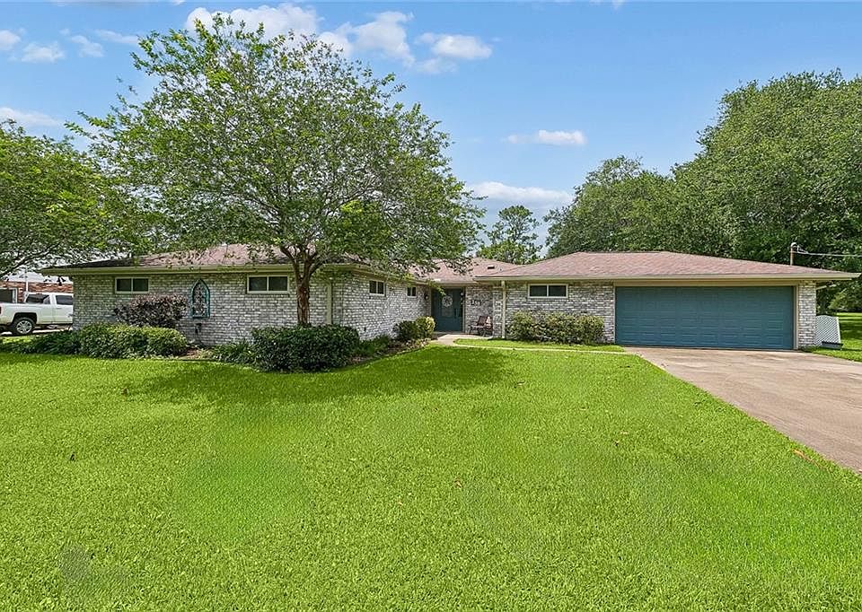 1st image of 258 Plantation Rd