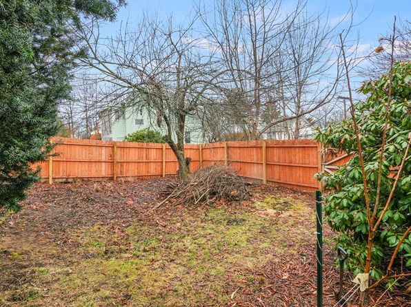 100 King Philip Rd, Worcester, MA 01606