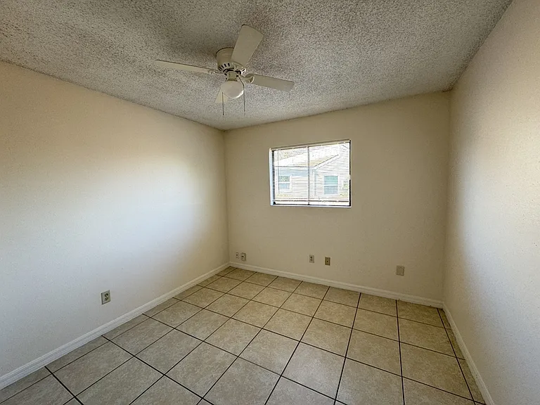 515 Pigeon Cir — Photo 10
