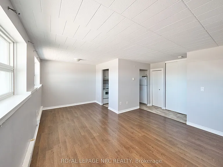 90 Woodlawn Rd #4 — Photo 4