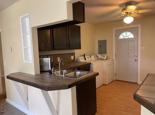 2305 S Martin Luther King Jr Dr, Springfield, IL 62703
