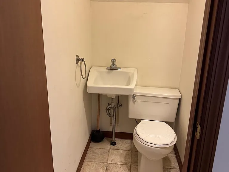 11 Friendly Dr — Photo 16