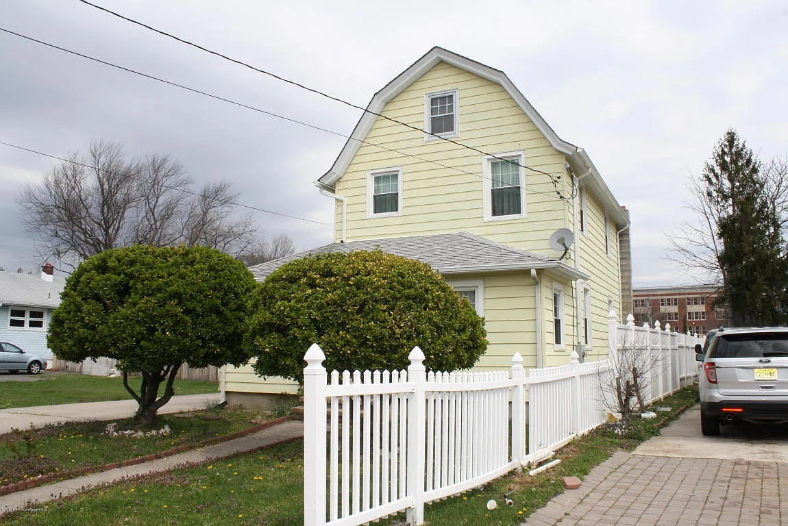 275 Long Branch Ave photo 1
