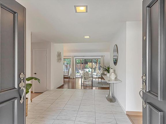 5th image of 7026 Calcaterra Dr