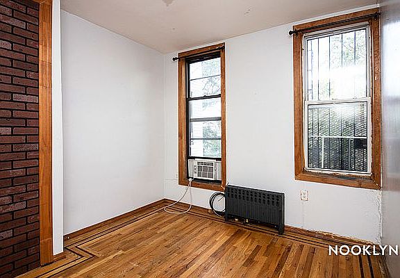 3rd image of 179 Jefferson St APT 2R