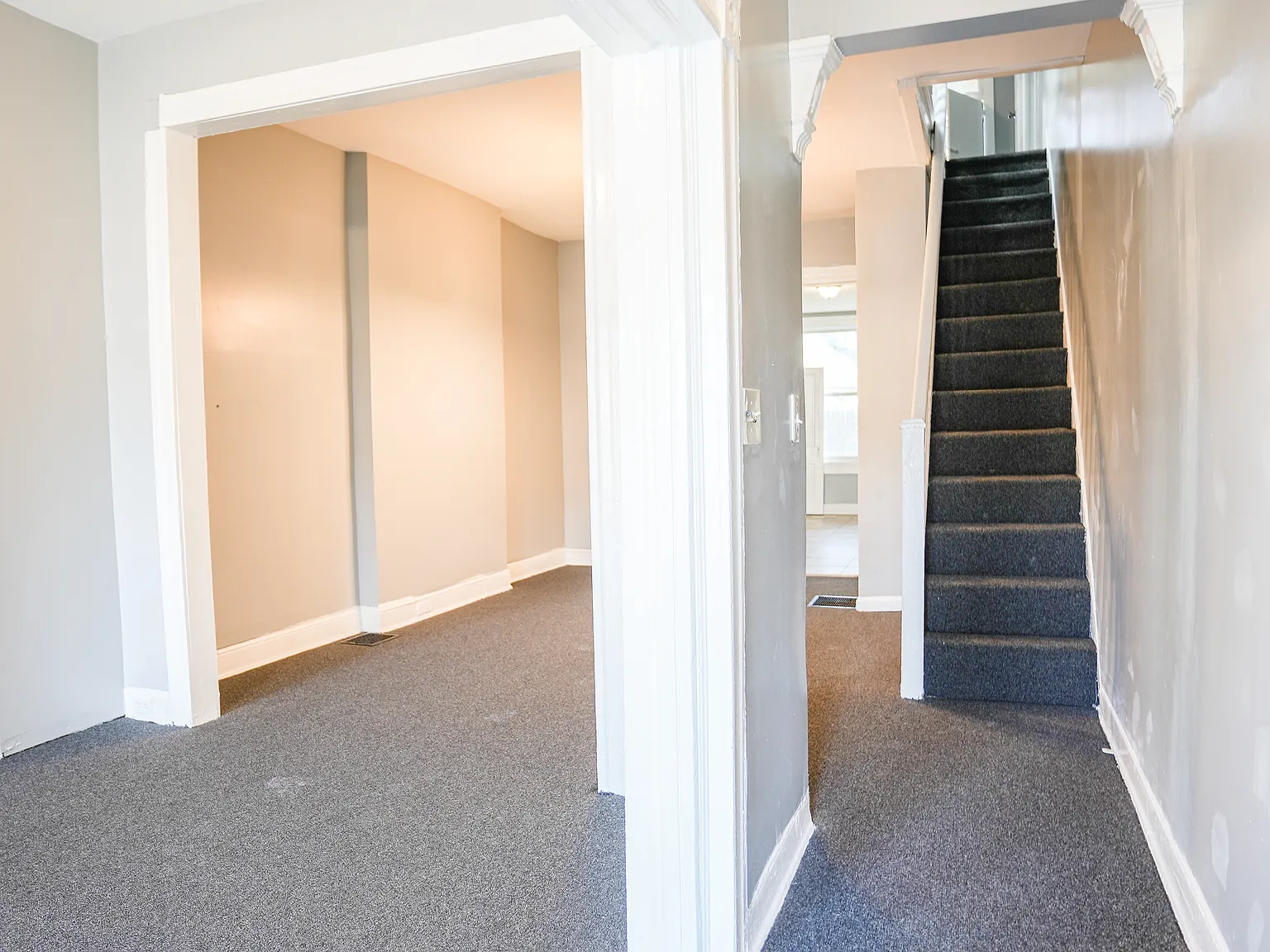 2 bed, 1.0 bath, $1,600 — Photo 4
