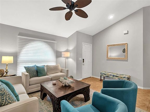 5th image of 905 Jasmine Ln