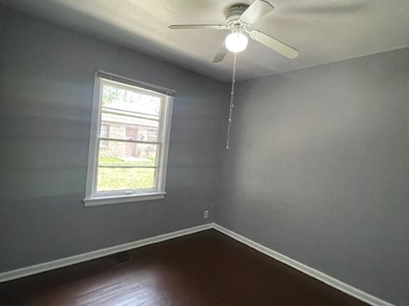 4th image of 2745 Lapey St #9