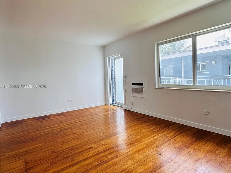 2045 Calais Dr #7 — Photo 4