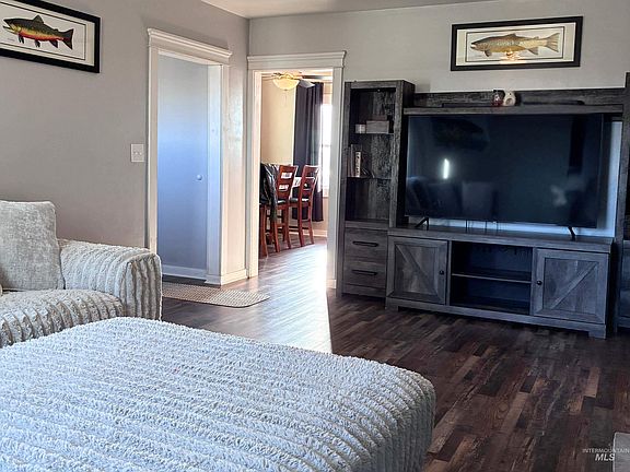 4th image of 1013 Eden Rd