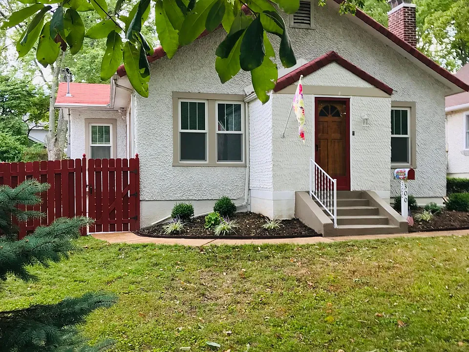 300 Papin Ave