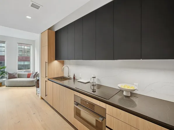 312 West 43rd Street image 6 of 31