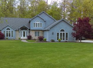 2489 Nadine Cir, Hinckley, OH 44233