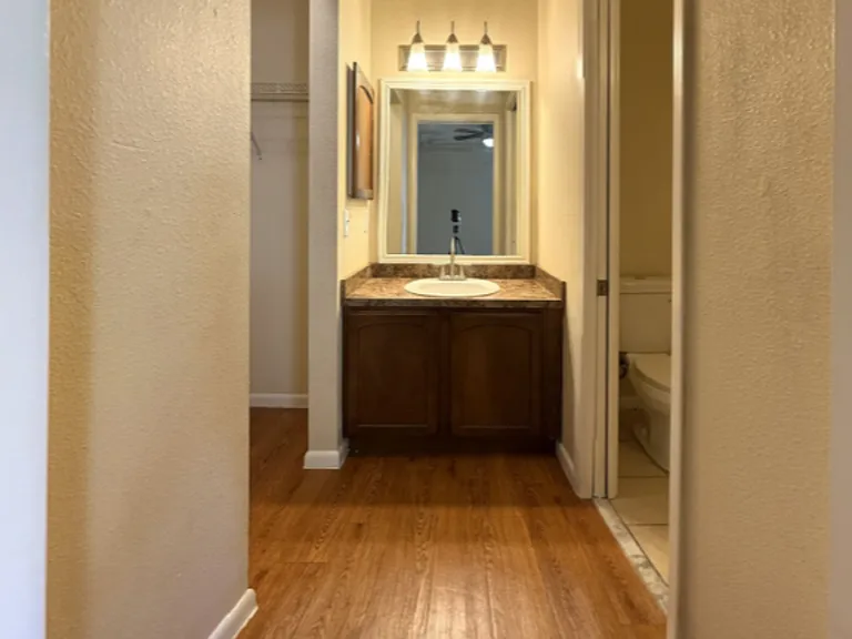1915 Schlotter Cir #206 — Photo 23