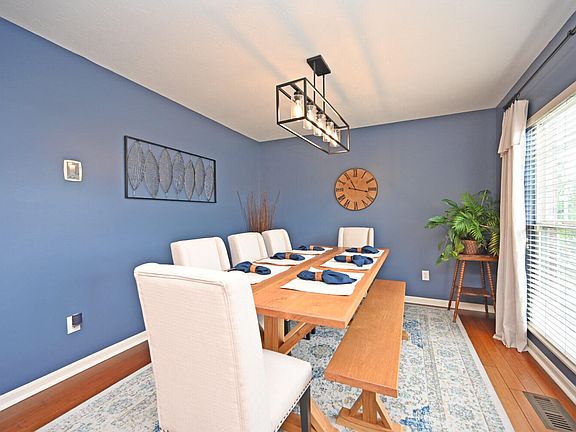 5th image of 8487 Beechwood Ct