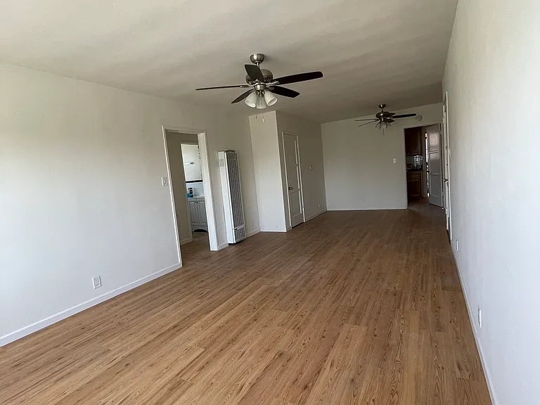 1500 W Alameda Ave — Photo 5